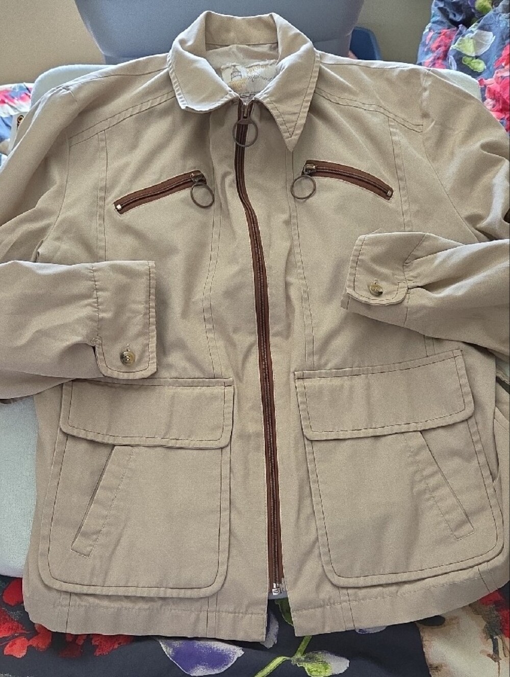 VINTAGE Unisex London Fog Cream Trench Coat Label Detail FITS MED-LARGE